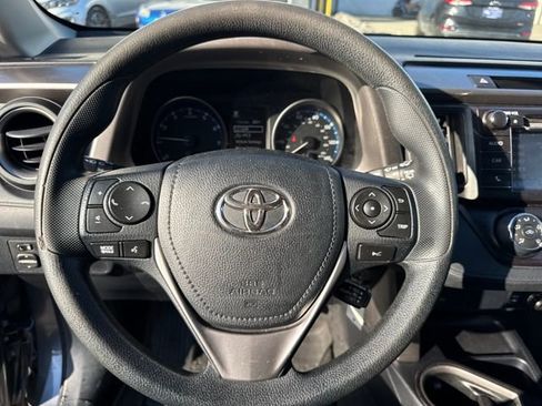 Used 2018 Toyota RAV4 LE image 17