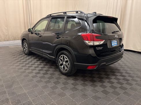 Used 2023 Subaru Forester Premium image 7