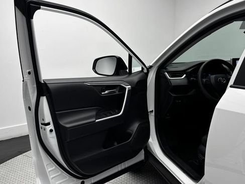 Used 2024 Toyota RAV4 XLE AWD/4WD image 22