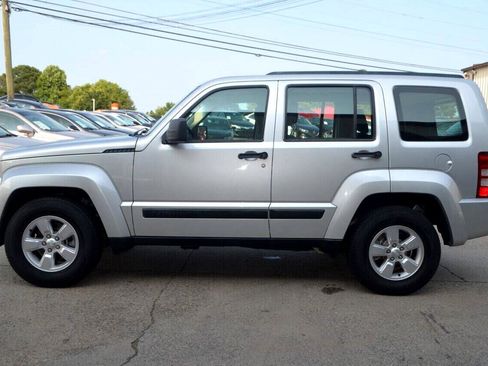 Used 2012 Jeep Liberty Sport image 13