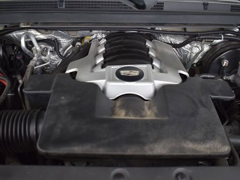 Used 2017 Cadillac Escalade Platinum image 45