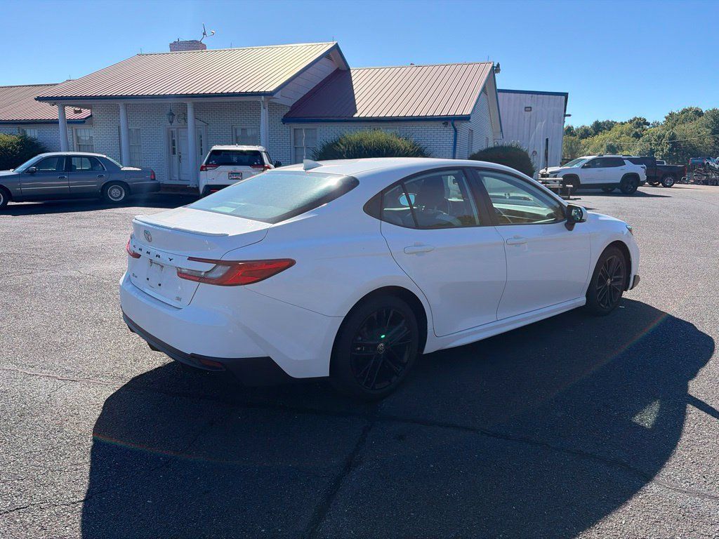 Used 2025 Toyota Camry SE FWD image 10