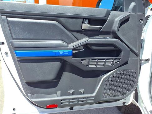 Certified 2025 Toyota Tacoma TRD Off-Road image 17