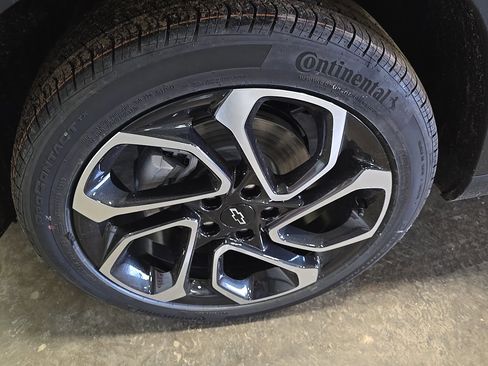 New 2026 Chevrolet Trax RS w/ Sunroof Package image 4