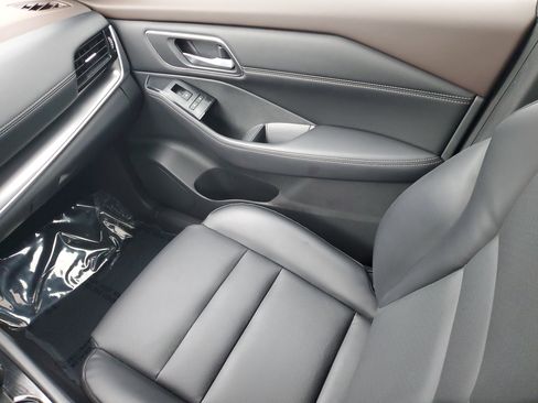 Certified 2021 Nissan Rogue SV w/ Premium Package image 12