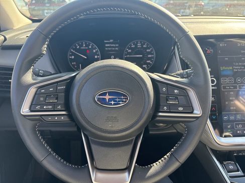 Used 2025 Subaru Outback Premium image 2