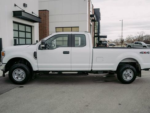 Used 2022 Ford F250 XL w/ Power Equipment Group image 5