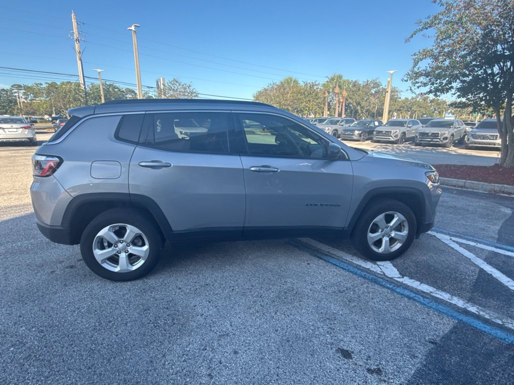 Used 2022 Jeep Compass Latitude AWD/4WD image 7