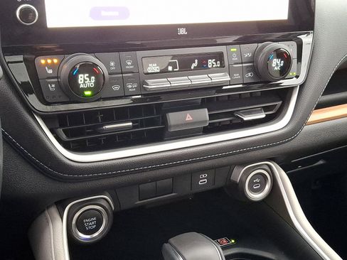 Certified 2025 Toyota Grand Highlander AWD image 17