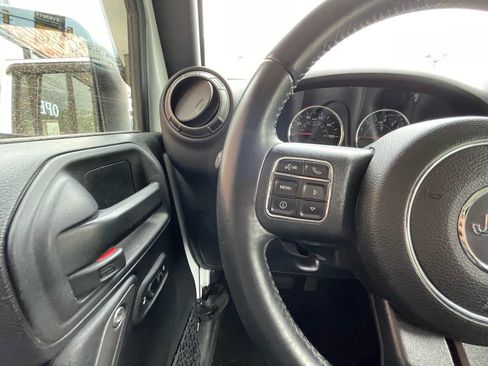 Used 2018 Jeep Wrangler Unlimited Sport S AWD/4WD image 13