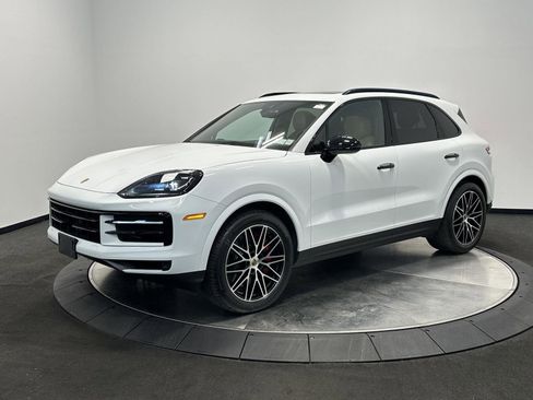 Certified 2024 Porsche Cayenne S image 1