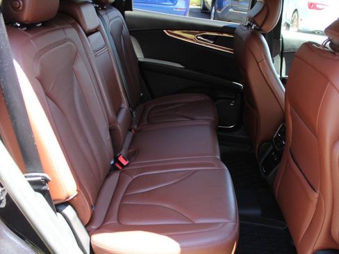 Used 2019 Lincoln Nautilus Reserve AWD/4WD image 17