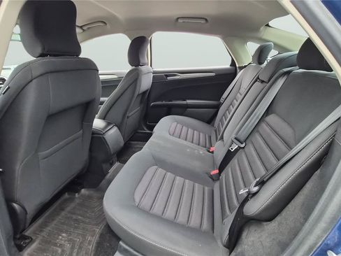 Used 2017 Ford Fusion SE FWD image 17