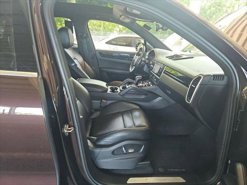 Used 2019 Porsche Cayenne AWD/4WD image 11
