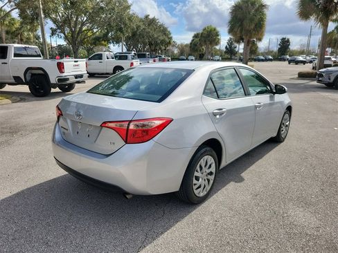 Used 2018 Toyota Corolla LE image 3
