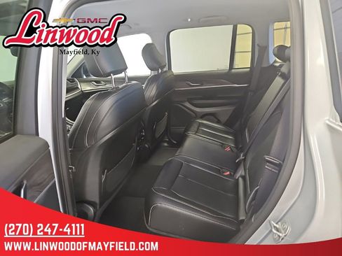 Used 2023 Jeep Grand Cherokee Limited AWD/4WD image 13