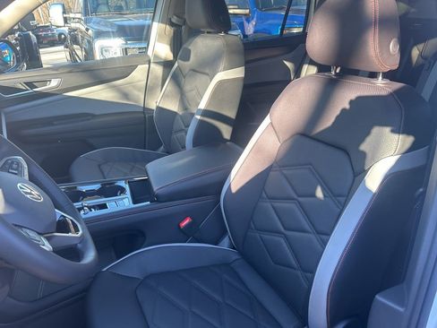 New 2026 Volkswagen Atlas Peak Edition AWD/4WD image 23