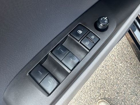 Used 2024 Toyota Camry SE image 28