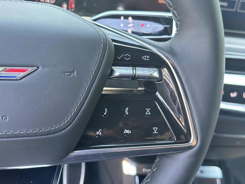 New 2026 Cadillac Lyriq V w/ LPO, Floor Liner Package AWD/4WD image 32