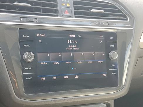 Used 2019 Volkswagen Tiguan SE w/ Panoramic Sunroof Package AWD/4WD image 24