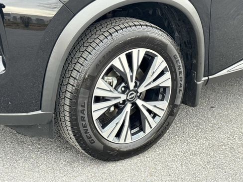 Used 2023 Nissan Rogue SV image 29