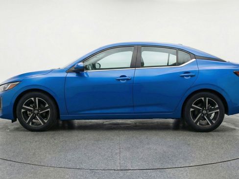 Used 2025 Nissan Sentra SV image 5