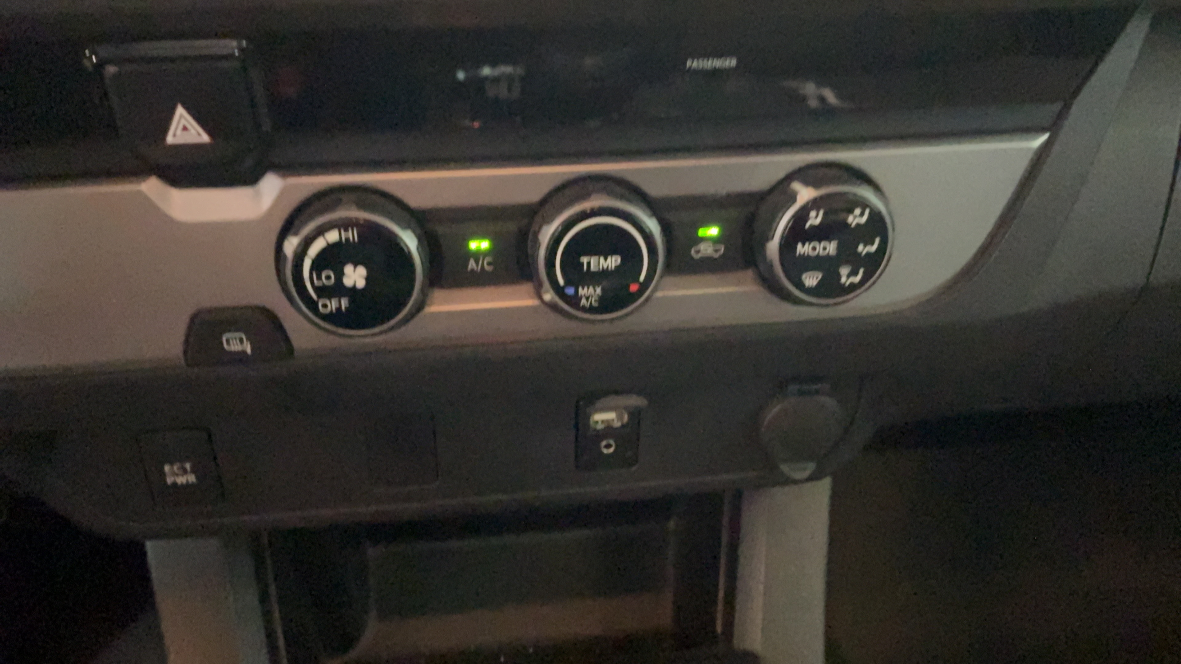 Used 2016 Toyota Tacoma SR5 w/ SR5 Appearance Package (SN) RWD image 21