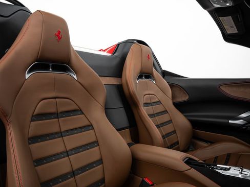 Used 2023 Ferrari SF90 Spider image 45