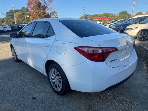 Used 2019 Toyota Corolla LE image 3