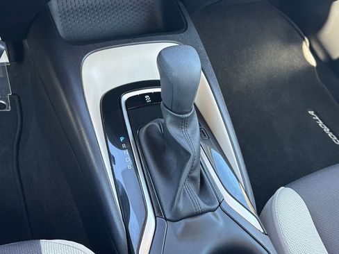 Used 2025 Toyota Corolla LE image 20