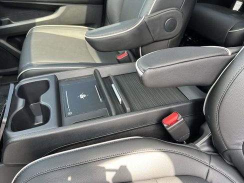 Used 2025 Honda Odyssey Touring image 19