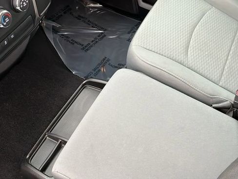 Used 2019 RAM 1500 Classic SLT image 14