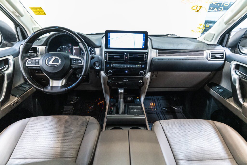 Used 2023 Lexus GX 460 Premium w/ Accessory Package AWD/4WD image 13