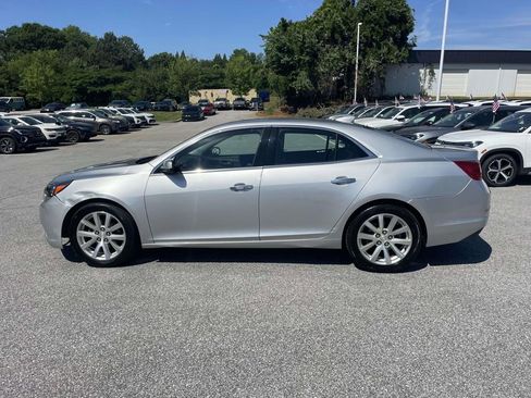 Used 2016 Chevrolet Malibu LTZ FWD image 2