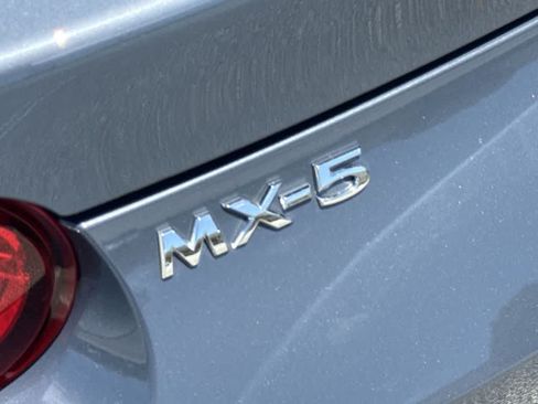 Used 2022 MAZDA MX-5 Miata Grand Touring w/ Weather Package RWD image 10
