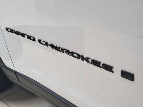New 2026 Jeep Grand Cherokee Altitude AWD/4WD image 7