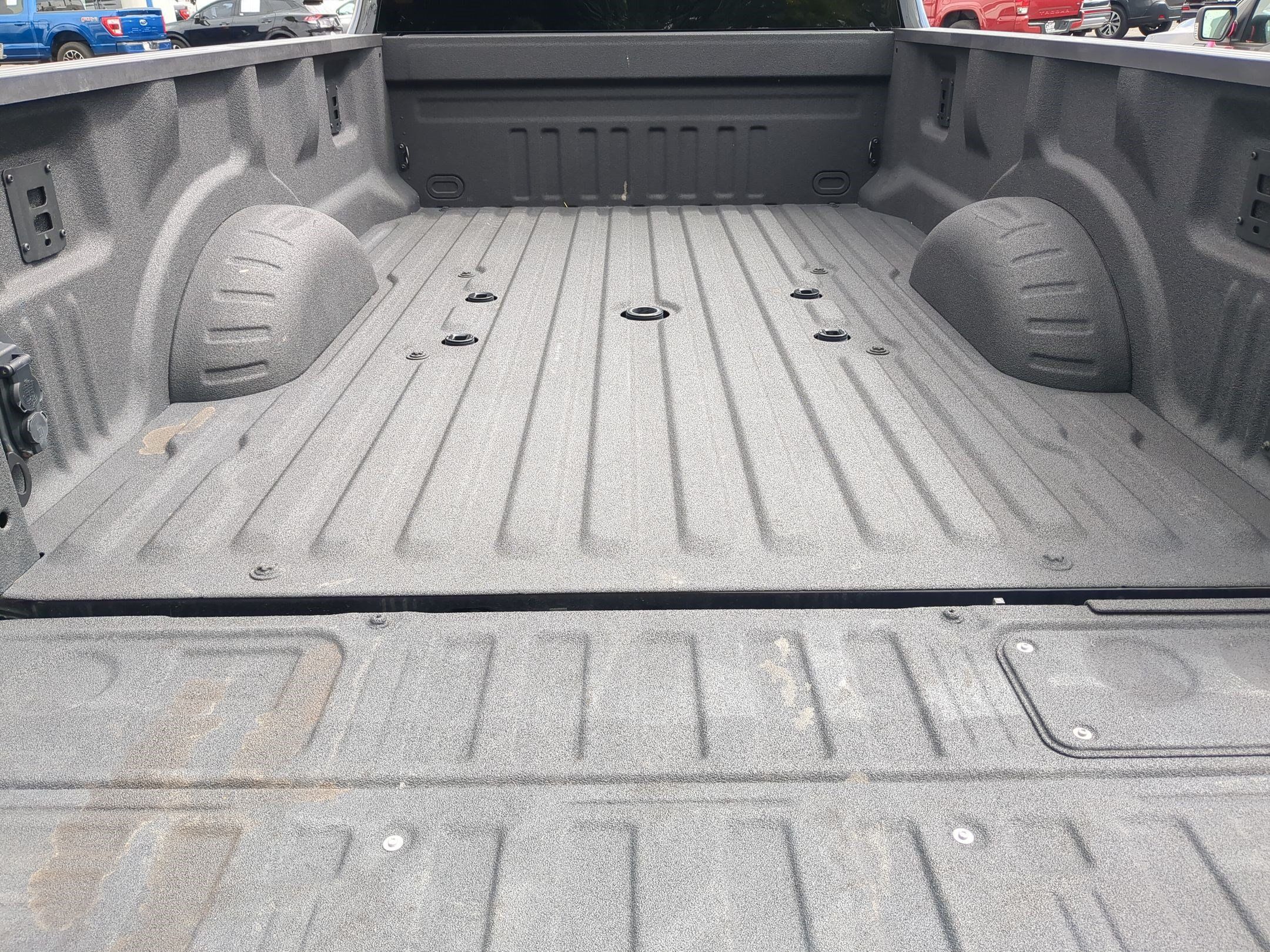 Used 2026 Ford F450 Platinum w/ FX4 Off-Road Package AWD/4WD image 30