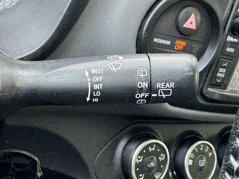 Used 2015 Toyota Yaris SE FWD image 31