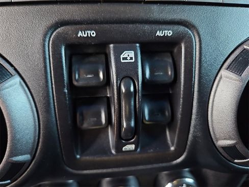 Used 2017 Jeep Wrangler Unlimited Sport image 26