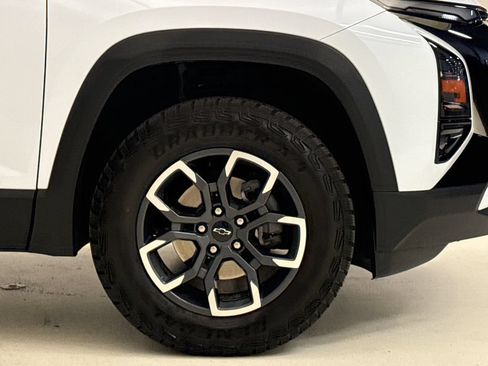 Used 2026 Chevrolet Equinox ACTIV w/ Convenience Package III AWD/4WD image 6