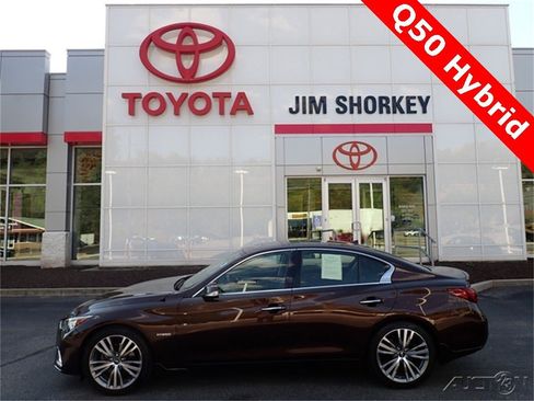 Used 2018 INFINITI Q50 Luxe w/ Cargo Package (L95) image 1