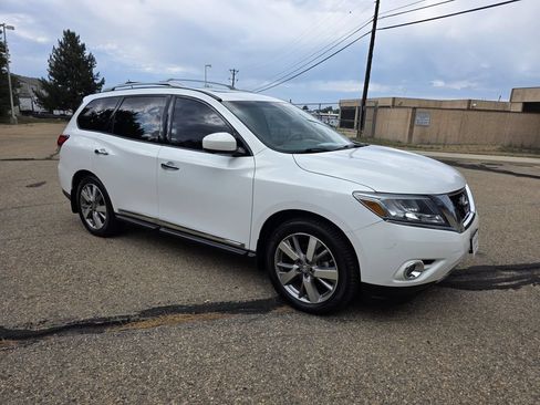 Used 2014 Nissan Pathfinder Platinum w/ Platinum Premium Package FWD image 10