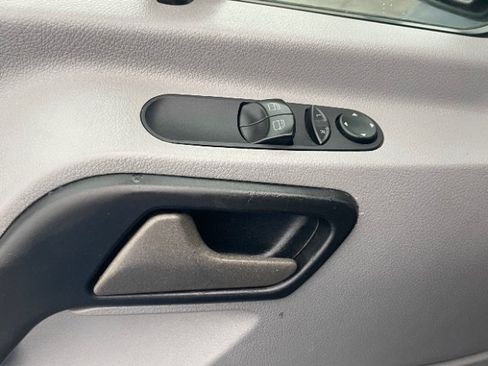Used 2018 Mercedes-Benz Sprinter 2500 image 9