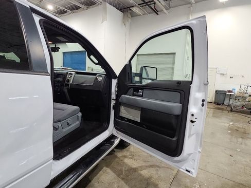 Used 2014 Ford F150 XLT w/ Equipment Group 302A Luxury AWD/4WD image 12