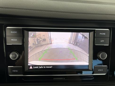 Used 2020 Volkswagen Jetta SE FWD image 19