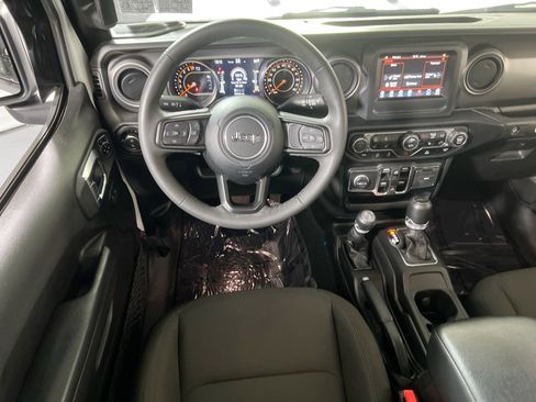 Used 2023 Jeep Gladiator Willys image 20