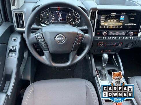 Certified 2025 Nissan Frontier SV image 11
