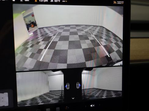 Used 2022 Tesla Model Y Performance image 9