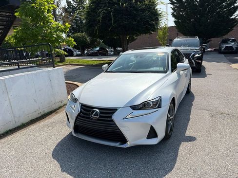 Used 2018 Lexus IS 300 AWD w/ Comfort Package image 2