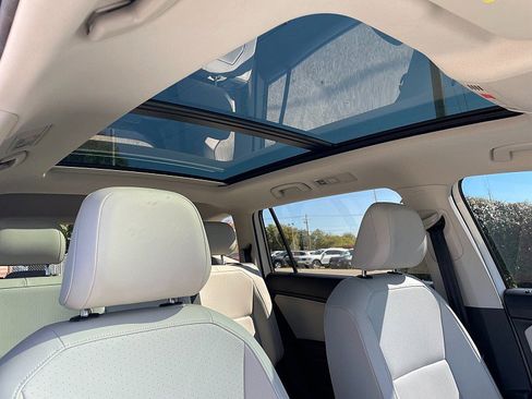 Used 2021 Volkswagen Tiguan SEL image 28